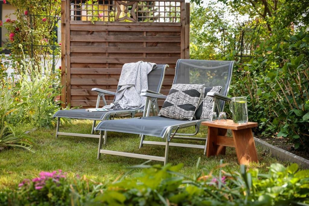 Charmantes Townhaus Mit Garten, W-Lan & Netflix Potsdam Exterior photo